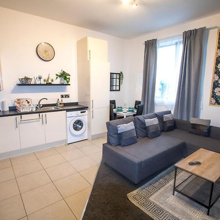 מנצ'סטר Ideal For Groups - Modern 2 Bedroom Apartment - Free Parking, Transit Links, Close To Stadiums מראה חיצוני תמונה